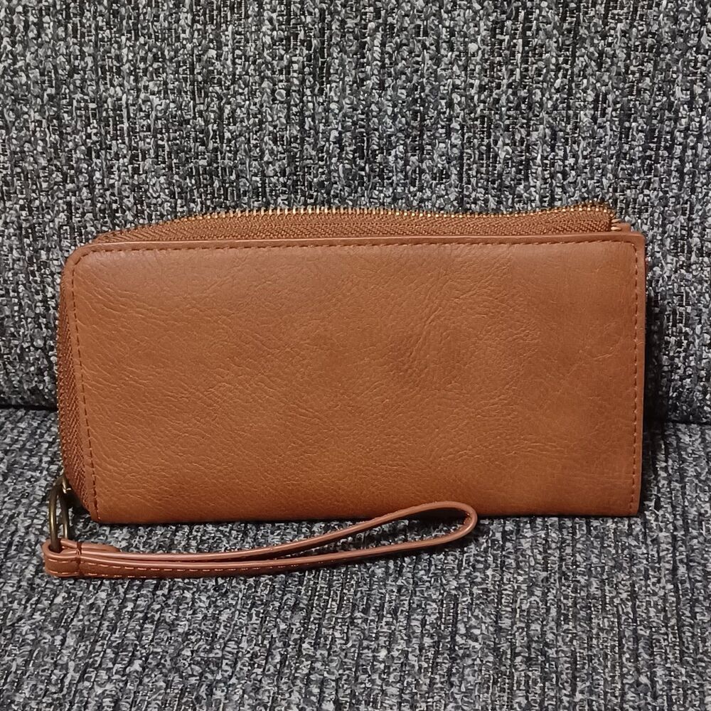 UNIVERSAL THREADS Brown Camille Zip Wristlet Wallet - Picture 2 of 4
